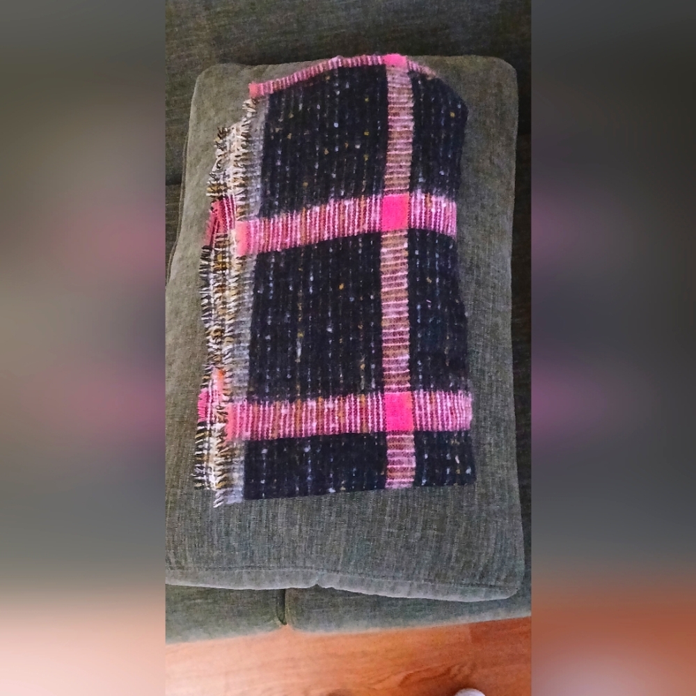BP plaid blanket fringe scarf with pockets NWT